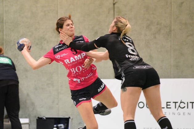 Patricia Kovacs TusSies Metzingen 9 against Anna Frankova HSG Bad Wildungen Vipers 8 TusSies Metzingen, handball, HBF, league game, 09 11 2019, photo TBaur Eibner TusSies Metzingen vs HSG Bad Wildungen Vipers Metzingen Copyright: xBaur xEibner-Pressefotox EP_Toba