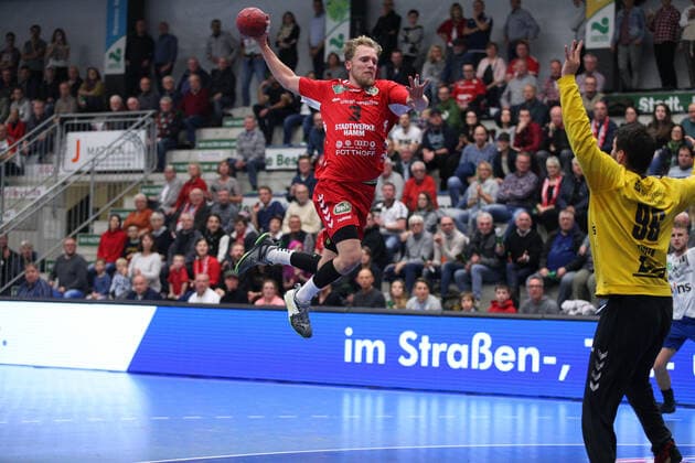 Fabian Huesmann ASV Hamm Westfalen 3 against Erik Toepfer EHV Aue 96 goal GER, Handball, 2 Bundesliga, ASV Hamm Westfalen against EHV Aue, 09 11 2019 Hamm Copyright: xStrohdiekx Eibner-Pressefotox EP_jsk