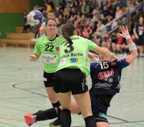 15 Szimonetta Toepelt Gera SG H2Ku Herrenberg 3 Anna Ansorge Fuechse Berlin Handball 2 HBF SG H2Ku Herrenberg vs Fuechse Berlin 201911 09 Handball 2 HBF SG H2Ku Herrenberg vs Fuechse Berlin Herrenberg Copyright: xBaur xEibner-Pressefotox EP_Soba