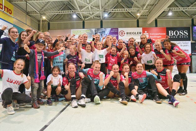 winner photo of the TusSies TusSies Metzingen, Handball, HBF, league game, 09 11 2019, photo TBaur Eibner TusSies Metzingen vs HSG Bad Wildungen Vipers Metzingen Copyright: xBaur xEibner-Pressefotox EP_Toba