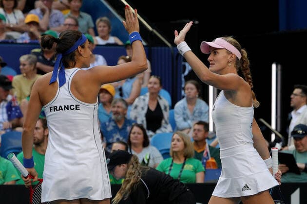 TENNIS FED CUP FINAL, Caroline Garcia and Kristina Mladenovic of France celebrate after winning the first set during the doubles match against Ash Barty and Sam Stosur of Australia on day 2 of the Fed Cup Final tennis competition between Australia and France at RAC Arena in Perth, Sunday, November 10, 2019. ( NO ARCHIVING, EDITORIAL USE ONLY, NO USE IN BOOKS WITHOUT CONSENT PERTH WA AUSTRALIA  Copyright: xRICHARDxWAINWRIGHTx 20191110001431873691