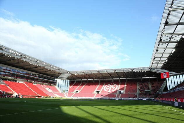 09 11 2019, xcex, GER, Mainz, OPEL Arena, football, 1 Bundesliga, season 2019 2020 1 FSV Mainz 05 vs. 1 FC Union Berlin OPEL Arena, playing field, tribuene, symbol DFL regulations prohibit any use of photographs as image sequences and or quasi video