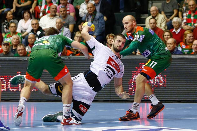 10 11 2019, xtgx, Handball Liqui Moly HBL, SC Magdeburg GWD Minden emspor, v l Albin Lagergren Magdeburg, 23 , Lucas Meister Minden, 2 , Tim Hornke Magdeburg, 17 duel, duel, fight, tackle throws goal, goal scorer, scored goal, scores the goal GETEC Arena