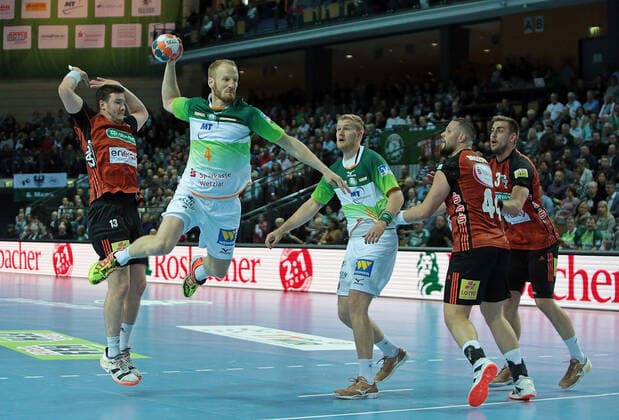 10 11 2019, xovx, Handball HBL, HSG Wetzlar TSV Hannover Burgdorf emspor, v l Joshua Thiele TSV Hannover Burgdorf , Stefan Kneer HSG Wetzlar , Anton Lindskog HSG Wetzlar , Ilija Brozovic TSV Hannover Burgdorf , Nejc Cehte TSV Hannover Burgdorf , Action DFL DFB REGULATIONS PROHIBIT ANY USE OF PHOTOGRAPHS as IMAGE SEQUENCES and or QUASI VIDEO Wetzlar