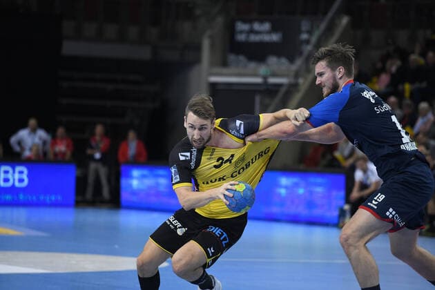 Tobias Varvne HSC 2000 Coburg in the duel, SG BBM Bietigheim vs. HSC 2000 Coburg, 2 Handball Bundesliga, 11 Matchday, 10 11 2019, Eibner Memmler SG BBM Bietigheim vs. HSC 2000 Coburg, 2 Handball Bundesliga, 11 Matchday, 10 11 2019 Ludwigsburg Copyright: xMemmlerx Eibner-Pressefotox EP_mmr