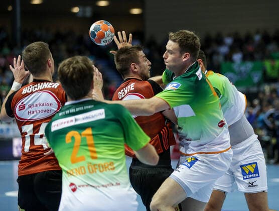 Germany,Wetzlar, Rittal Arena, 10 11 2019, Handball,1 Liqui Moly HBL Bundesliga, 12 Matchday, HSG Wetzlar TSV Hannover Burgdorf Picture from left Vincent Buechner TSV Hannover Burgdorf ,Emil Frend Oefors HSG Wetzlar ,Nejc Cehte TSV Hannover Burgdorf ,Lenny Rubin HSG Wetzlar Copyright: HMBxMedia ThomasxJäger
