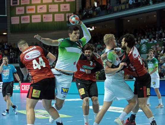 10 11 2019, xovx, Handball HBL, HSG Wetzlar TSV Hannover Burgdorf emspor, v l Ilija Brozovic TSV Hannover Burgdorf , Stefan Cavor HSG Wetzlar , Mait Patrail TSV Hannover Burgdorf , Anton Lindskog HSG Wetzlar , Evgeni Pevnov TSV Hannover Burgdorf , Aktion DFL DFB REGULATIONS PROHIBIT ANY USE OF PHOTOGRAPHS as IMAGE SEQUENCES and or QUASI VIDEO Wetzlar