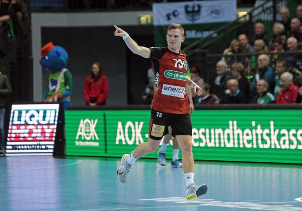 10 11 2019, xovx, Handball HBL, HSG Wetzlar TSV Hannover Burgdorf emspor, Jubel at Timo Kastening TSV Hannover Burgdorf , Freisteller DFL DFB REGULATIONS PROHIBIT ANY USE OF PHOTOGRAPHS as IMAGE SEQUENCES and or QUASI VIDEO Wetzlar