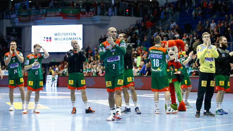 10 11 2019, xtgx, Handball Liqui Moly HBL, SC Magdeburg GWD Minden emspor, v l Magdeburg around Zeljko Musa Magdeburg, 2 cheers about the victory, cheers after end of game GETEC Arena