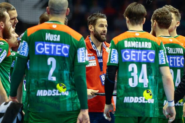 10 11 2019, xtgx, Handball Liqui Moly HBL, SC Magdeburg GWD Minden emspor, v l Bennet Wiegert Magdeburg, coach during time-out GETEC Arena