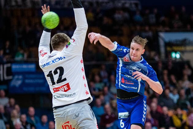 Jakub Hrstka 6 Dessau Rosslauer HV 06 , Paul Porath 12 Oranienburger HC during the match in the 3 League Handball Men Season 2019 2020 between Dessau Rosslauer HV 06 and Oranienburger HC in the Anhalt Arena on 10 November 2019 in Dessau Rosslau, Saxony Anhalt, Germany