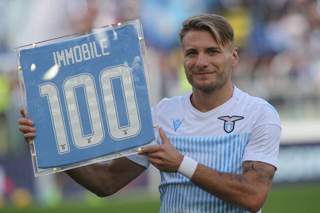 Rome, Italy - November 10, 2019: Ciro Immobile (LAZIO) celebrates 100 goal in career before the Italian Serie A soccer match SS Lazio and Lecce, at Olympic Stadium in Rome on 10 11 2019  Copyright: xMarcoxIacobuccix xIPAx xMarcoxIacobuccix 0