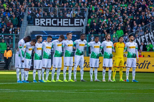 Tenth anniversary of the death of goalkeeper Robert Enke who took his own life on 10 11 2009, minute of commemoration of the Gladbach team and the spectators, football, Bundesliga, 2019 2020, Borussia Stadium Borussia Park, Borussia Moenchengladbach vs SV Werder Bremen 3 1 Sport, Football, Bundesliga, 2019 2020, Borussia Moenchengladbach vs SV Werder Bremen 3 1, Borussia Park Stadium, Tenth anniversary of the death of goalkeeper Robert Enke who took his own life on 10 11 2009, 10 11 2009, the Gladbach team and the spectators, football, Bundesliga, 2019 2020, Borussia Moenchengladbach vs SV Werder Bremen 3 1 Sport, Borussia Park, 10th anniversary of the death of goalke Robert Enke who took his own life on 10 11 2009, Minute of commemoration of the Gladbach team and the spectators, DFL REGULATIONS PROHIBIT ANY USE OF PHOTOGRAPHS AS IMAGE SEQUENCES AND OR QUASI VIDEO, sports, football, Bundesliga, 2019 2020, Borussia Moenchengladbach vs SV Werder Bremen 3 1, Stadium Borussia Park, 10th anniversary of the death of keeper Robert Enke who took his own life on 10 11 2009, Gladbach team and the visitors hold a minute of silence, DFL REGULATIONS PROHIBIT ANY USE OF PHOTOGRAPHS AS IMAGE SEQUENCES AND OR QUASI VIDEO