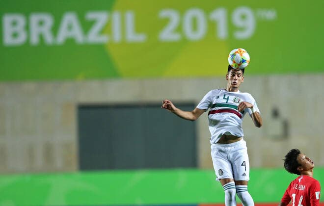 FuÃŸball, U17 WM, SÃ¼dkorea - Mexiko 10th November 2019; Kleber Andrade Stadium, Cariacica, Espirito Santo, Brazil; FIFA U-17 World Cup Brazil 2019, Korea Republic versus Mexico; Alejandro Gomez of Mexico head away safely - Editorial Use  ActionPlus12187185 HeulerxAndrey