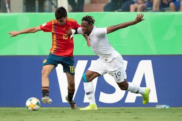 Pedri Gonzalez (L) of Spain vies for the ball with Brandon Soppy of France during the World Cup U 17 quater finals soccer match between Spain and France, at the Olimpico stadium in Goiania, Brazil, 11 November 2019. Spain vs. France !ACHTUNG: NUR REDAKTIONELLE NUTZUNG!  Copyright: xJoédsonxAlvesx AME3204 20191111-637091051072870049