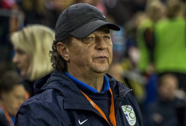 trainer coach Borut Jarc of Slovenie during the UEFA Women s EURO 2021 qualifier group A match between The Netherlands and Slovenia at the Gelredome stadium on November 12, 2019 in Arnhem, The Netherlands UEFA Women s EURO 2021 qualifier group A 2019 2020 xVIxANPxSportx xCorxLaskerxIVx 401430039