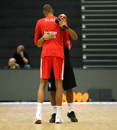 Louis Olinde Bamberg welcomes the Towers Co Coach Will Barnes Basketball Men BBL at Sa 26 10 2019 Hamburg Towers Brose Baskets Bamberg 59 89