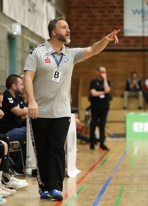 13 11 2019, Germany, Bietigheim, Handball Bundesliga Womens Season 2019 2020 SG BBM Bietigheim vs Neckarsulmer Sport Union NSU Trainer Pascal Morgant
