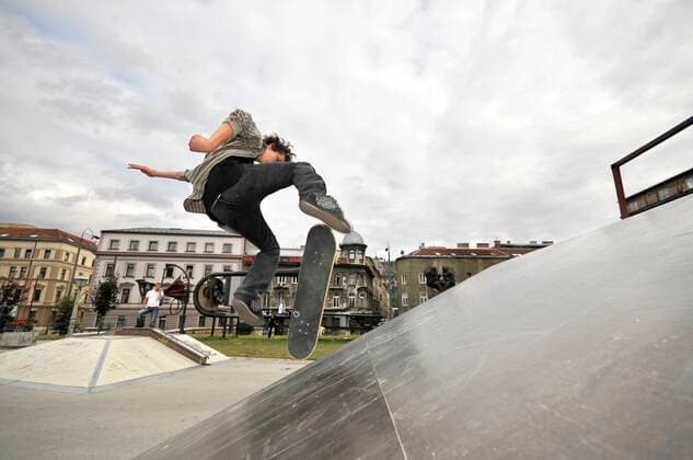 Boy practicing skate in a skate park - isolated ING_32193_78426