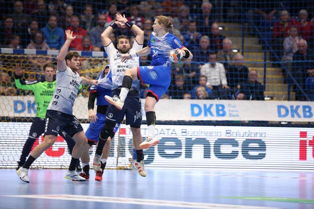 v l Johannes Golla SG Flensburg Handewitt 4 , Jacob Heinl SG Flensburg Handewitt 21 , Andreas Cederholm TBV Lemgo Lippe 34 GER, Handball, 1 Bundesliga, TBV Lemgo Lippe vs SG Flensburg Handewitt, 14 11 2019 Lemgo Copyright: xStrohdiekx Eibner-Pressefotox EP_jsk