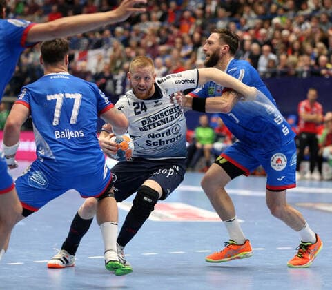 v l Bjarki Mar Elisson TBV Lemgo Lippe 4 , Dani Baijens TBV Lemgo Lippe 77 , Jim Gottfridsson SG Flensburg Handewitt 24 , Fabian van Olphen TBV Lemgo Lippe 10 GER, Handball, 1 Bundesliga, TBV Lemgo Lippe vs SG Flensburg Handewitt, 14 11 2019 Lemgo Copyright: xStrohdiekx Eibner-Pressefotox EP_jsk