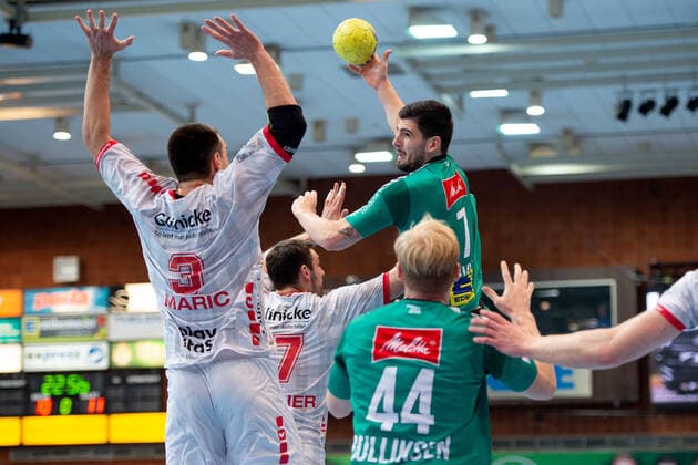 Minden, Germany 14 11 2019 1 Handball Bundesliga 2019 2020 GWD Minden vs MT Melsungen L Marino Maric Melsungen , M Savvas Savvas Minden Minden North Rhine-Westphalia Germany Kampa Halle