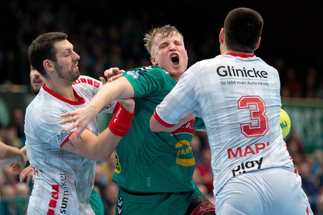 Minden, Germany 14 11 2019 1 Handball Bundesliga 2019 2020 GWD Minden vs MT Melsungen L R Felix Danner Melsungen , Christoph Reißky Minden , Marino Maric Melsungen Minden Nordrhein Westfalen Germany Kampa Halle