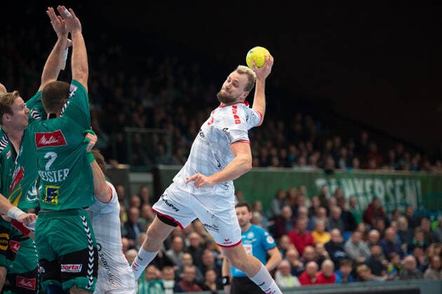 Minden, Germany 14 11 2019 1 Handball Bundesliga 2019 2020 GWD Minden vs. MT Melsungen R Julius Kühn Melsungen Minden North Rhine-Westphalia Germany Kampa Halle