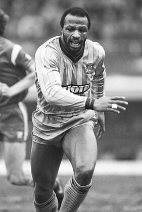 Großbritannien, Black History Month im Oktober - Sport Cyrille Regis, Coventry City FC. 16 February 1986.  Copyright: MaryxEvansxAllstarxStewartxKendall 12096913 editorial use only