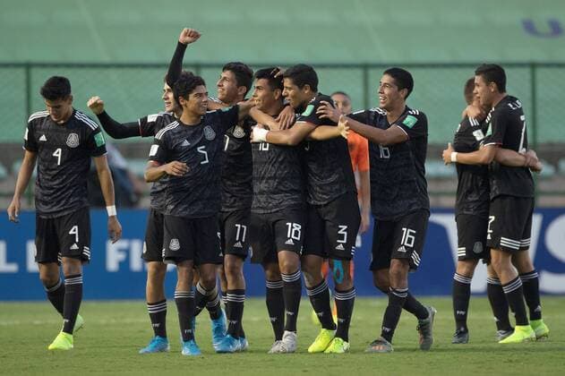 Fußball, U17-WM, Niederlande - Mexiko Mexico s midfielder Efrain Alvarez (C) celebrates after scoring a goal against Netherlands during the U-17 World Cup semi-final match at the Bezerrao Stadium in Gama city, near Brasilia, Brazil, 14 November 2019. Mexico - Netherlands !ACHTUNG: NUR REDAKTIONELLE NUTZUNG!  Copyright: xJoedsonxAlvesx AME4774 20191115-637093799649826545