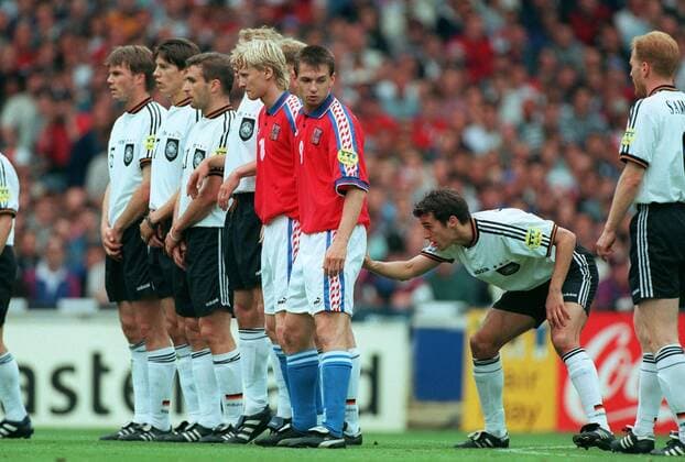Fußball, EM Finale 1996 in London, Deutschland - Tschechien 2:1 n.V. German Defence Czech Republic V Germany 30 June 1996  Copyright: MaryxEvansxAllstarxRichardxSellers 12112913 editorial use only