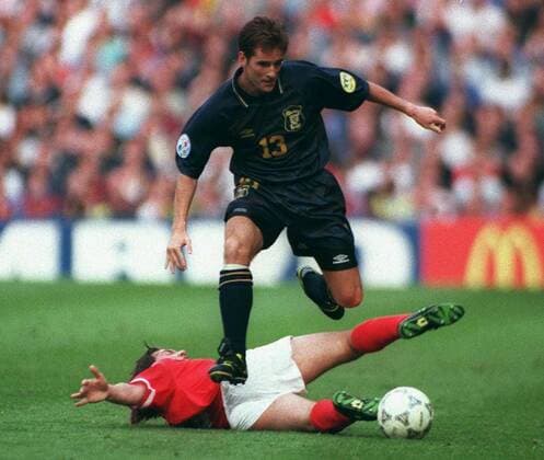 Tom Mckinlay & Raphael Wicky Scotland V Switzerland 18 June 1996  Copyright: MaryxEvansxAllstarxStewartxKendall 12112969 editorial use only