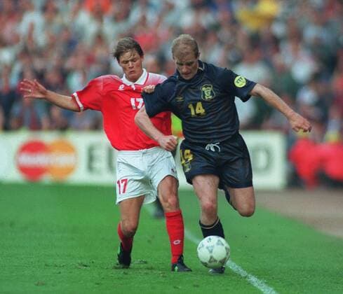 Gordon Durie & Johann Vogel Scotland V Switzerland 18 June 1996  Copyright: MaryxEvansxAllstarxStewartxKendall 12113008 editorial use only