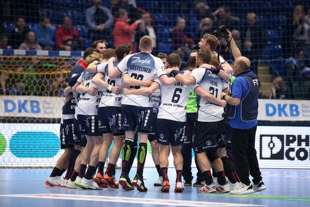 Victory celebration at SG Flensburg Handewitt GER, Handball, 1 Bundesliga, TBV Lemgo Lippe against SG Flensburg Handewitt, 14 11 2019 Lemgo Copyright: xStrohdiekx Eibner-Pressefotox EP_jsk