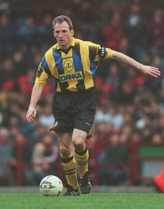 Dave Watson Everton FC 10 April 1997  Copyright: MaryxEvansxAllstarxStewartxKendall 12117777 editorial use only