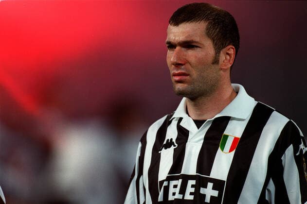 Zinedine Zidane Juventus 21 April 1999  Copyright: MaryxEvansxAllstarxDavidxDavies 12138632 editorial use only