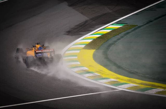 Sport Bilder des Tages Treino livre do GP Brasil SÃO PAULO, SP - 15.11.2019: TREINO LIVRE DO GP BRASIL - The free practice for Formula 1 GP Brazil will take place this Friday (15th) at the Interlagos racetrack, south of São Paulo. The race will take place on Sunday (17), with Mercedes driver Lewis Hamilton already champion for the sixth time. In the photo, the pilot, Carlos Sainz? ESP? Renault McLaren. (Photo: Aloisio Mauricio Fotoarena) x1831527x  AloisioxMauricio