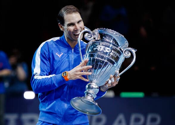 Tennis - 2019 Nitto ATP, Tennis Herren Finals at The O2 - Day Six Singles Group Andre Agassi: Rafael Nadal (Spain) Vs. Stefanos Tsitsipas (Greece) Rafael Nadal (Spain) with his ATP World No. 1 Trophy COLORSPORT DANIEL BEARHAM COLORSPORT DANIEL BEARHAM  csp_ATPFls_D6_151119_
