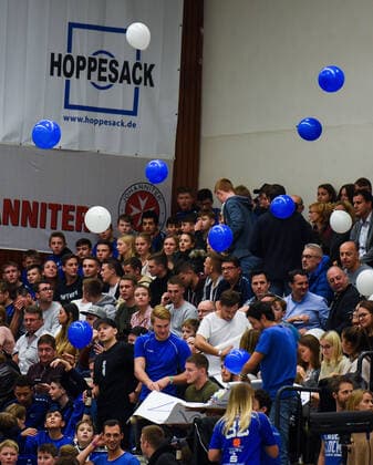 15 11 2019, xpsx, Handball 3 League, HSG Hanau HSG Rodgau Nieder Roden v l Hanau Fans spectators Hanau Hessen Germany DEU