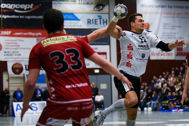 15 11 2019, xpsx, Handball 3 League, HSG Hanau HSG Rodgau Nieder Roden v l Sam Hoddersen Nieder Roden , Yaron Pillmann Hanau Hanau Hessen Germany DEU