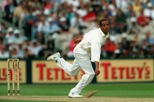 Großbritannien, Black History Month im Oktober - Sport Dean Headley England & Kent CCC 08 July 1997  Copyright: MaryxEvansxAllstarxDavidxGadd 12164357