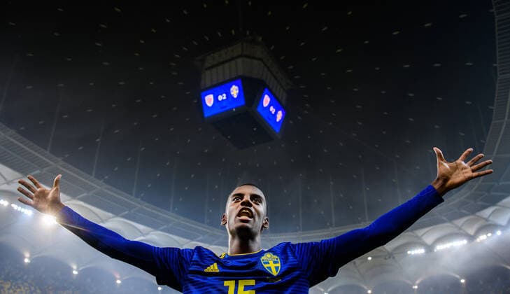 Bilder des Jahres 2019, Sport 11 November Sport Themen der Woche KW46 Sport Bilder des Tages 191115 Alexander Isak of Sweden celebrates after the UEFA EURO, EM, Europameisterschaft,Fussball Qualifier, EM, Europameisterschaft football match between Romania and Sweden on November 15, 2019 in Bucharest. Photo: Petter Arvidson BILDBYRAN kod PA 88076 BBENG football soccer fotboll fotball UEFA Euro Qualifier landskamp Sverige Sverige A Sweden Rumänien Romania Bukarest jubel *** 191115 Alexander Isak of Sweden celebrates after the UEFA Euro Qualifier football match between Romania and Sweden on November 15, 2019 in Bucharest Photo Petter Arvidson BILDBYRAN code PA 88076 BBENG football soccer soccer football UEFA Euro Qualifier international team Sweden Sweden A Sweden Romania Romania Bucharest cheers,  Copyright: PETTERxARVIDSON BB191115PA132