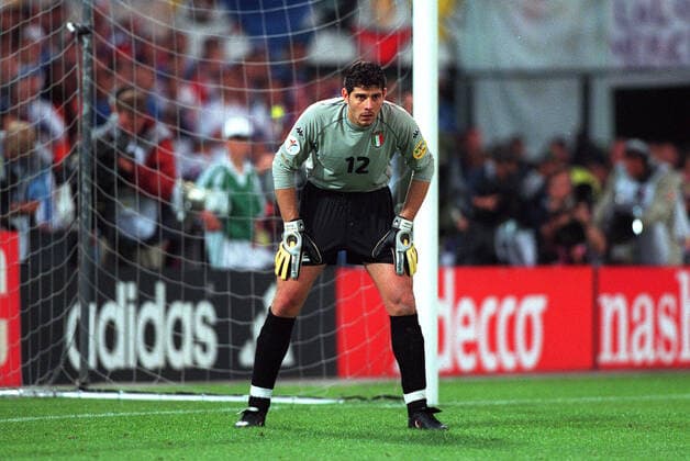Fußball, EM Finale 2000 in Rotterdam, Frankreich - Italien 2-1 n.V. Francesco Toldo Italy & Fiorentina France V Italy Euro 2000 Final  Copyright: AllstarxPicturexLibrary 12178252 editorial use only