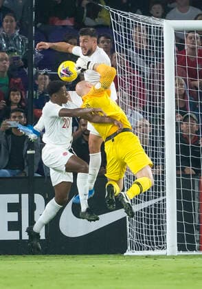 ORLANDO, FL - NOVEMBER 15: the United States goalkeeper Brad Guzan (1) makes a save during the CONCACAF Nations League soccer match between the Canada and United States on November 15, 2019 at Explorer Stadium in Orlando, FL. (Photo by Andrew Bershaw Icon Sportswire) SOCCER: NOV 15 CONCACAF Nations League - USA v Canada Icon1911150240