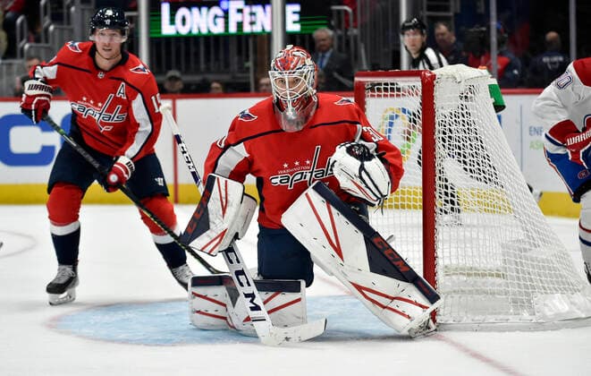WASHINGTON, DC - NOVEMBER 15: Capitals goalie Ilya Samsonov (30) faces a shot during the Montreal Canadiens vs. Washington Capitals game November 15, 2019 at Capital One Arena in Washington, D.C.. (Photo by Randy Litzinger Icon Sportswire) NHL, Eishockey Herren, USA NOV 15 Canadiens at Capitals Icon9661911151676
