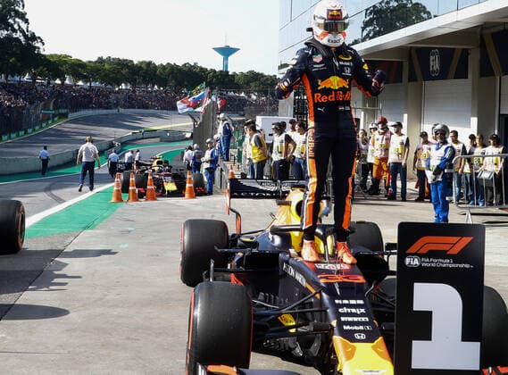 Sport Bilder des Tages Treino classificatório GP Brasil F1 2019 SÃO PAULO, SP - 16.11.2019: TREINO CLASSIFICATÓRIO GP BRASIL F1 2019 - It will happen on Saturday (16), the qualifying training for GP Brazil Formula 1 2019, at the Interlagos racetrack, south of São Paulo. The race will take place tomorrow Sunday (17), with Mercedes driver Lewis Hamilton already champion for the sixth time. In the photo the driver, Max Verstappen of Red Bull Racing Honda, who will start in pole position, on Sunday (17). (Photo: Aloisio Mauricio Fotoarena) x1832338x  AloisioxMauricio