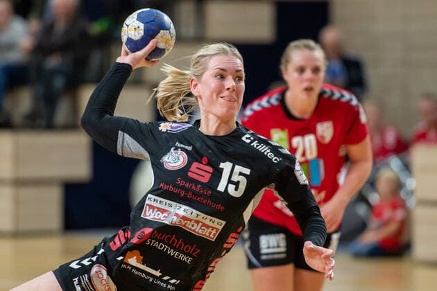 Kim Berndt Buchholz 08 Rosengarten at the sevenmeter throw SV Union Halle Neustadt Wildcats vs HL Buchholz 08 Rosengarten Handball 2 Bundesliga Season 2019 2020 Copyright xVIADATAx xHolgerxJohnx Halle Saale Sachsen Anhalt Germany