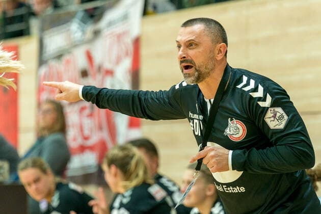 16 11 2019, Handball Women 2 Bundesliga, SV Union Halle Neustadt HL Buchholz 08 Rosengarten, Coach Dubravko Prelcec Buchholz Halle Erdgas Sportarena Sachsen Anhalt Germany