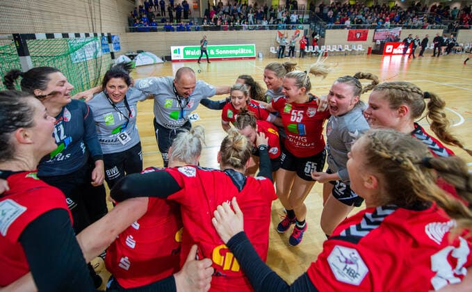 Cheers after the narrow victory over the second SV Union Halle Neustadt Wildcats vs. HL Buchholz 08 Rosengarten Handball 2 Bundesliga Season 2019 2020 Copyright xVIADATAx xHolgerxJohnx Halle Saale Sachsen Anhalt Germany