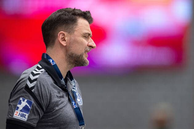 Lübbecke, Germany 16 11 2019 2 Handball Bundesliga 2019 2020 TuS N Lübbecke vs VfL Lübeck Schwartau Piotr Przybecki Trainer Lübeck Lübbecke Nordrhein Westfalen Germany Merkur Arena